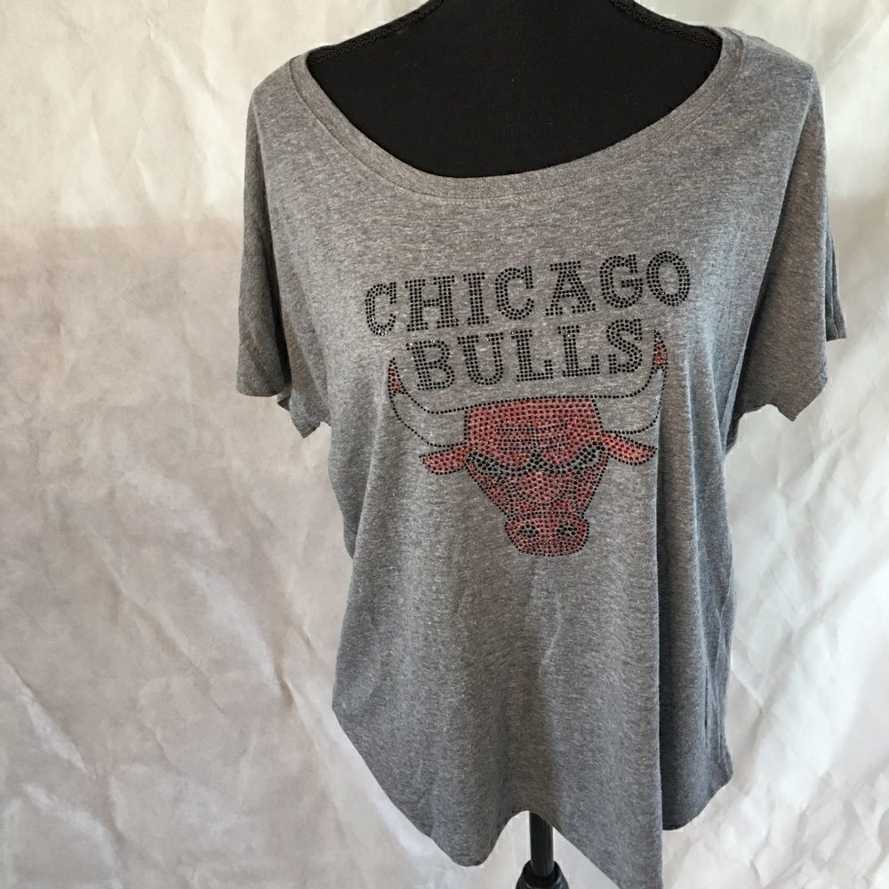 Chicago Bulls Crystal size Large tee shirt NEW